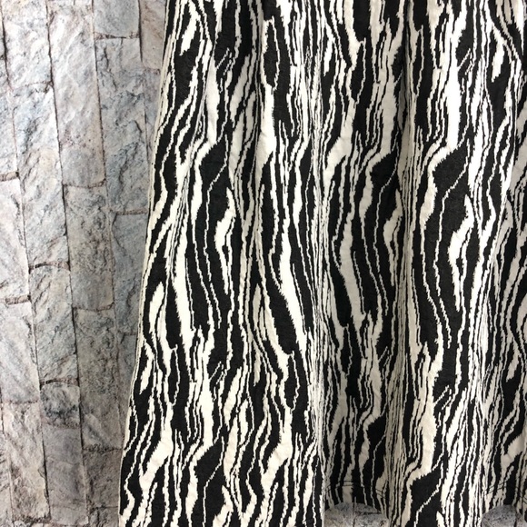 Minty Black/white Abstract Sleeveless Mini Dress - Picture 5 of 5